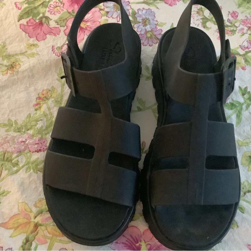 Black Strappy Sandals Skechers brand new …..never worn